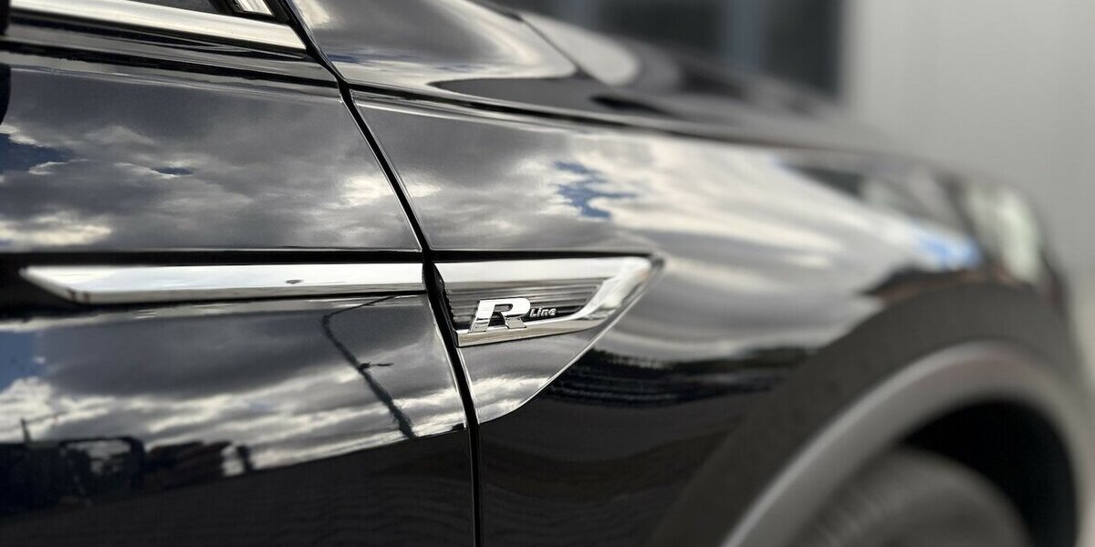 VW Tiguan R-Line / Allrad / Pano / Keyless 84.000 km 33.900 &euro; Mönchengladbach 41066