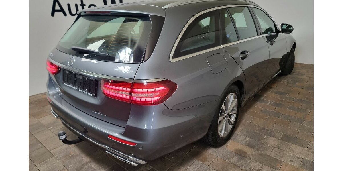 Mercedes-Benz E 200 dA LED AHK Navi Widescreen MBUX Leder 57.900 km 29.999 &euro; Garrel 49681