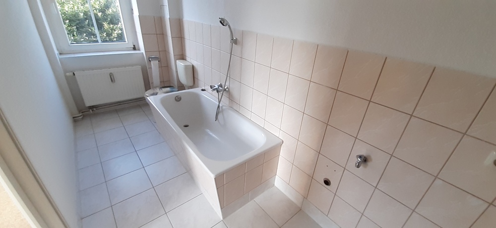 helle Zwei-Zimmer-Wohnung in ruhiger Lage mit guter Fernsicht - Etagenwohnung Lauter-Bernsbach Bernsbach | Angebot:14517890