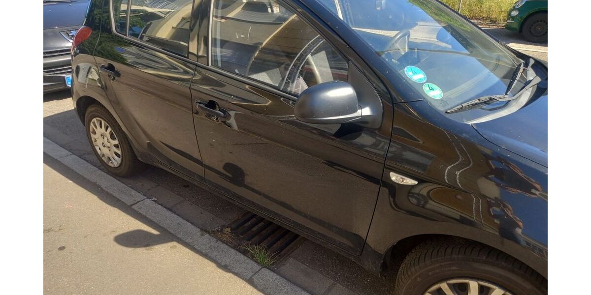 Hyundai i20 265.000 km 600 &euro; Unterreichenbach 75399