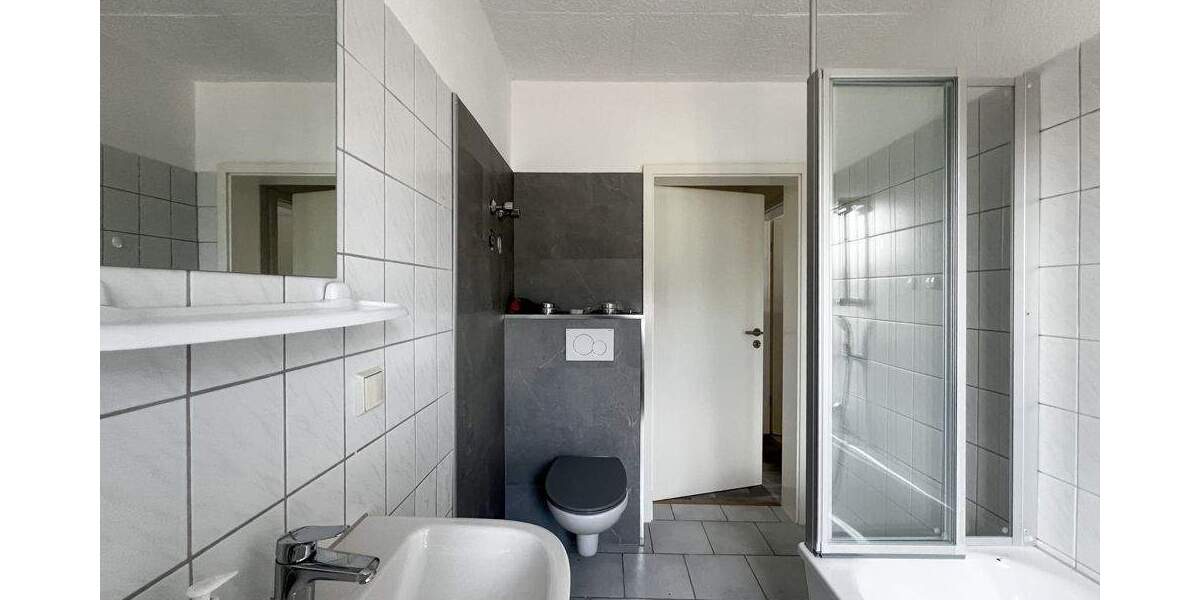 Kleines Mehrfamilienhaus mit zwei bezugsbereiten Wohnungen in Erfurt Daberstedt 1 zimmer