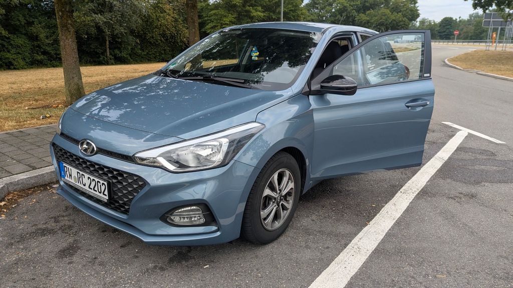 Hyundai i20 68.000 km 10.000 &euro; Dietingen 78661