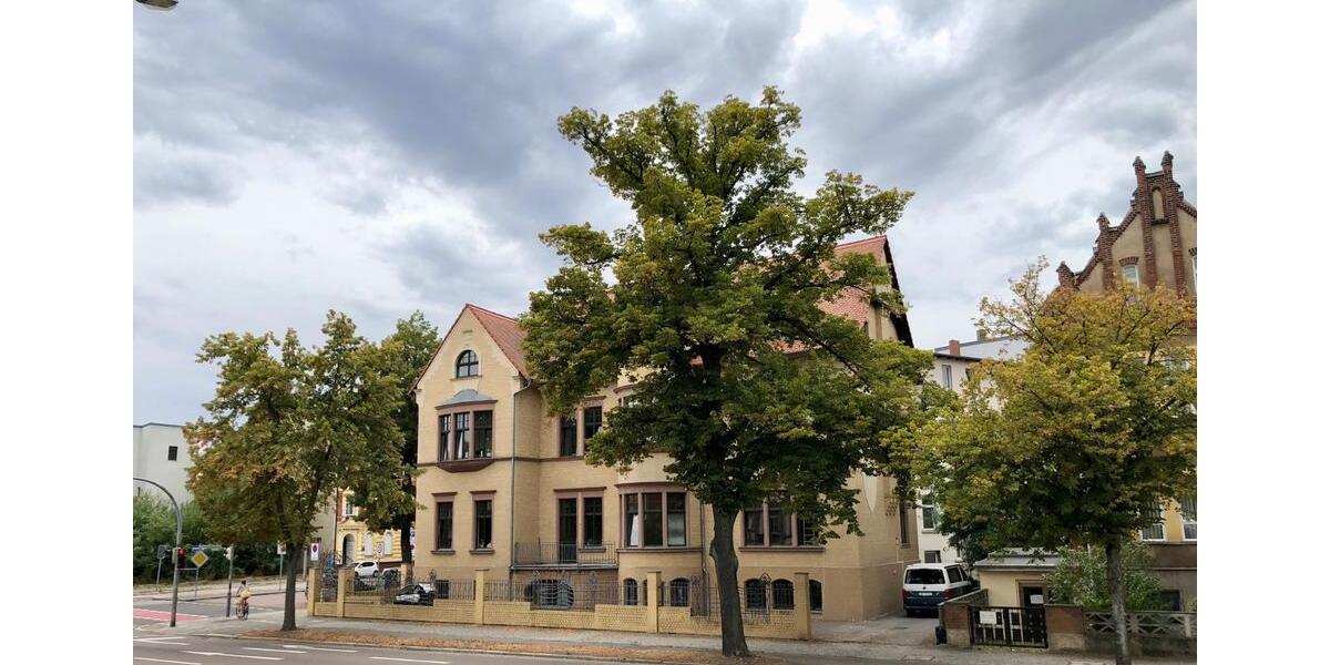 Hochparterre Dessau-Roßlau Roßlau - 4 Zimmer, 113 m&sup2;, 390&euro; | Angebot:24783343