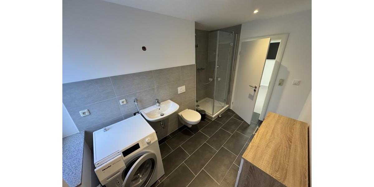 Etagenwohnung Markneukirchen - 6 Zimmer, 621 m&sup2;, 2.760&euro; | Angebot:26382762