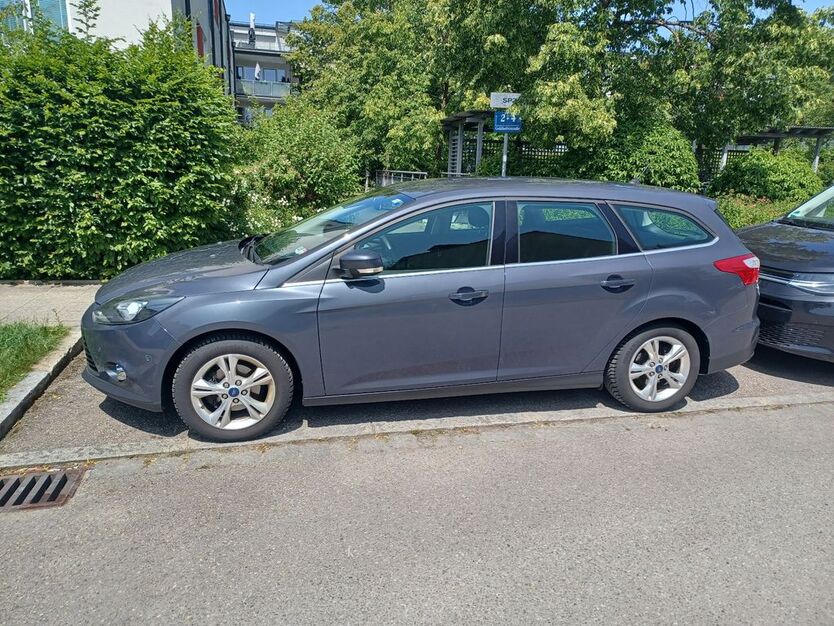 Ford Focus 214.854 km 3.950 € München 81476