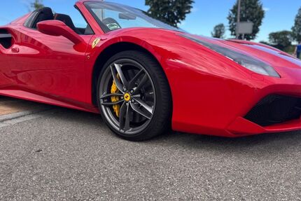 Ferrari 488 Spider 25.000 km 255.488 &euro; München 81825
