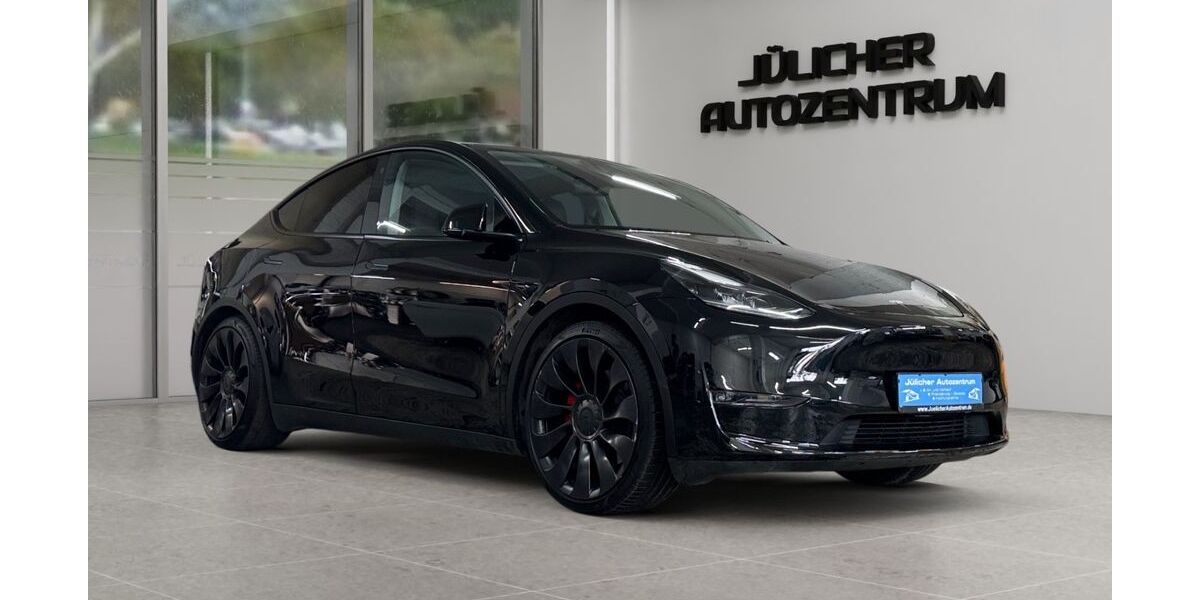 Tesla Model Y 64.553 km 39.990 &euro; Jülich 52428