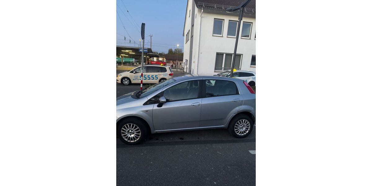 Fiat Punto 111.000 km 2.150 &euro; Villingen-Schwenningen 78048
