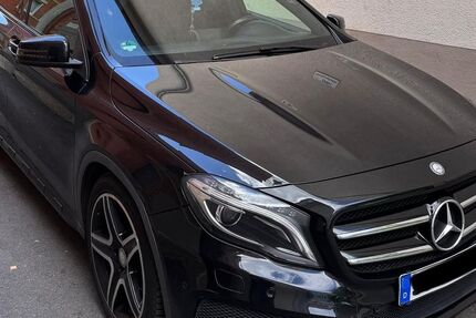 Mercedes-Benz GLA 200 169.000 km 14.300 &euro; Stuttgart 70188