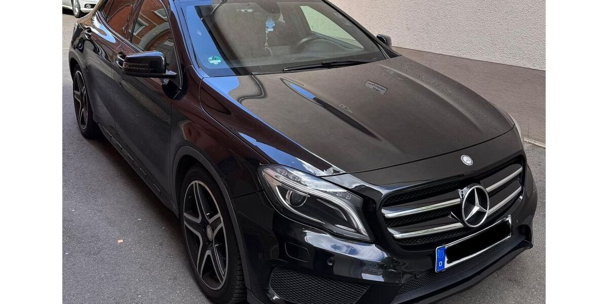 Mercedes-Benz GLA 200 169.000 km 14.300 &euro; Stuttgart 70188