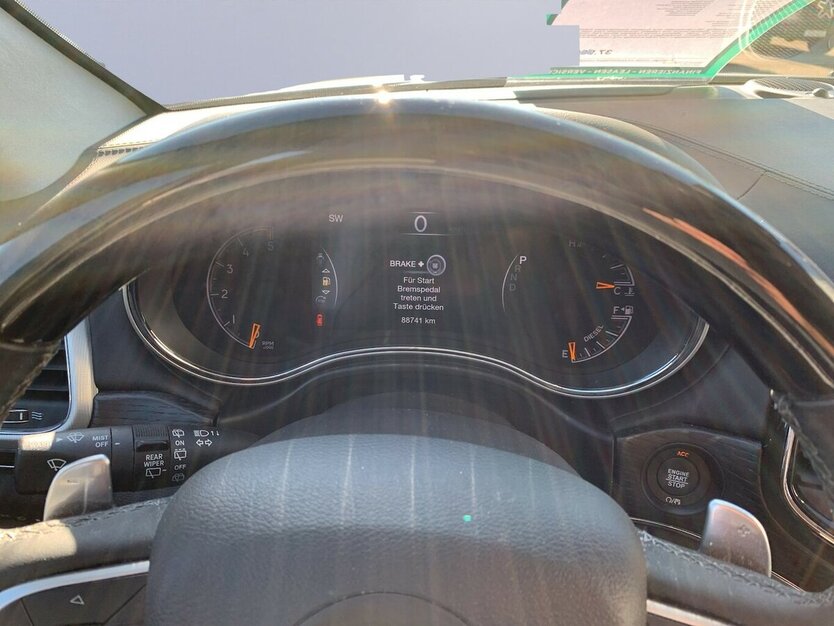 Jeep Grand Cherokee 3.0 CRD 4x4 Summit Leder NAVI PDC 88.717 km 37.900 € Backnang, 71522