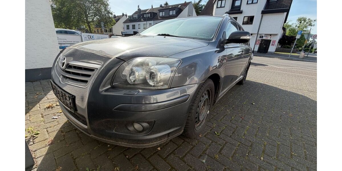 Toyota Avensis 245.074 km 2.999 &euro; Leverkusen 51371