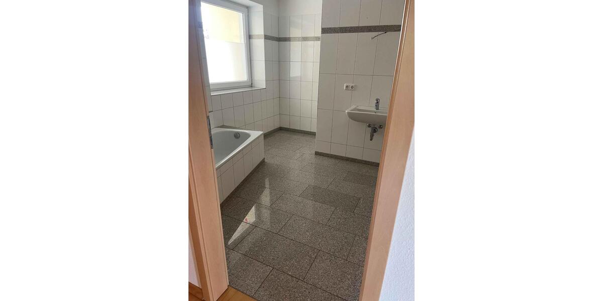 Etagenwohnung Diesdorf - 4 Zimmer, 127 m&sup2;, 570&euro; | Angebot:26426156