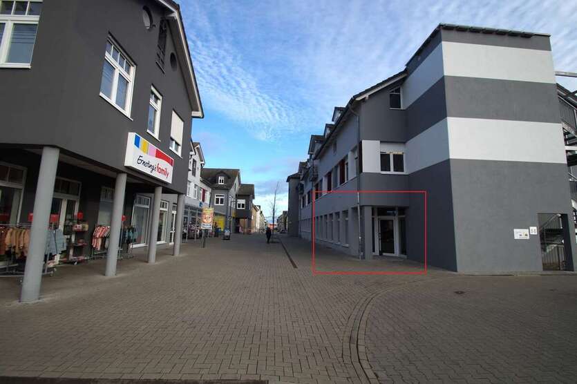 Hochfrequentierte 150m²-Gewerbefläche in Dessau-Roßlau: Ideal für Apotheke oder Fachhandel! zimmer