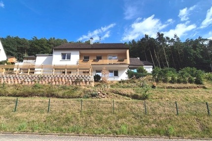 Ein-Zwei-Familien unter einem Dach – liebevoll renoviertes, freistehendes Zuhause mit Charakter 5 zimmer