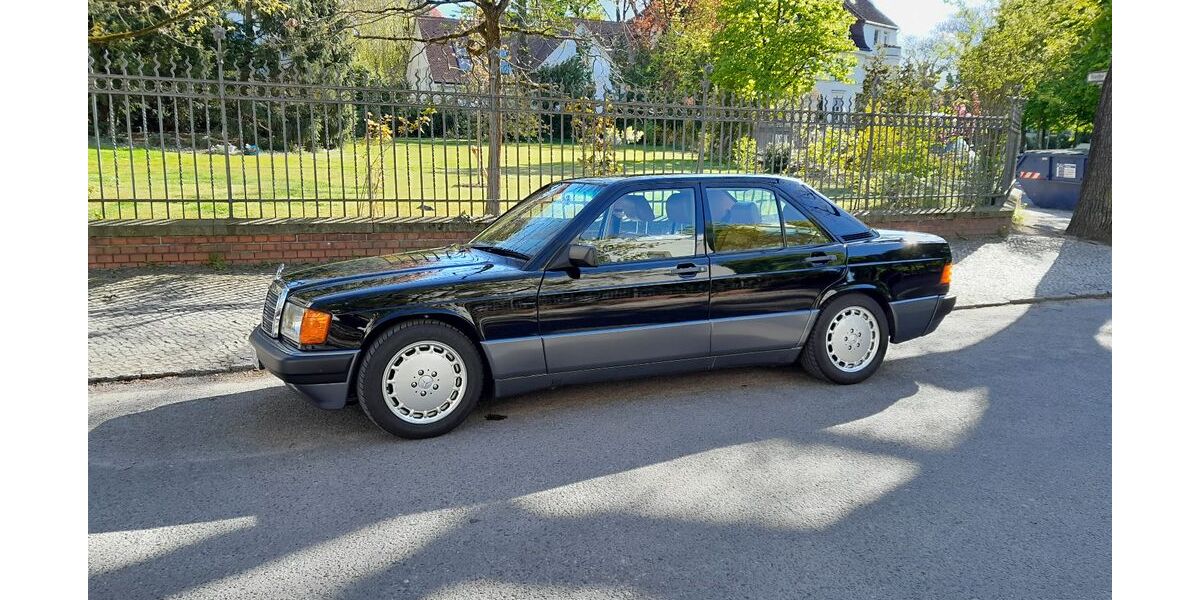 Mercedes-Benz 190 20.000 km 14.950 &euro; Berlin 14050