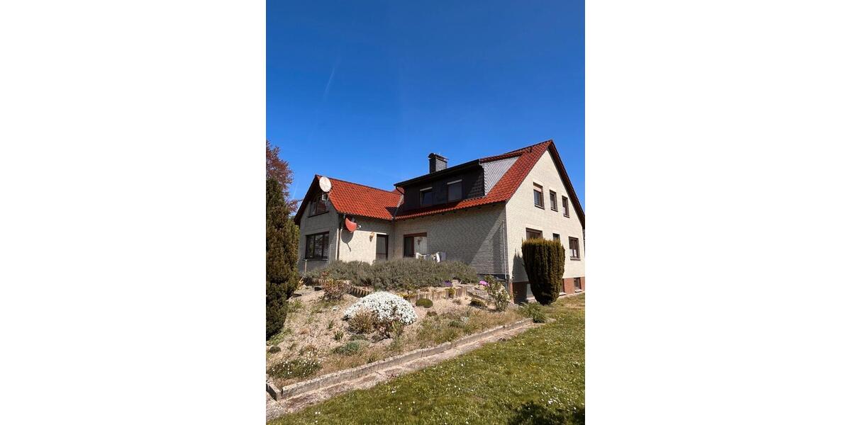 Dachgeschoßwohnung Edemissen - 4 Zimmer, 120 m&sup2;, 890&euro; | Angebot:26401437