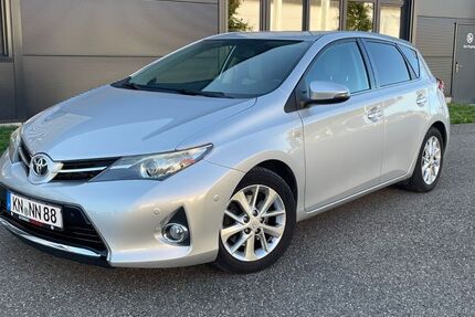 Toyota Auris 155.000 km 9.100 &euro; Rielasingen 78239
