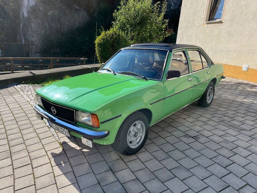 Opel Ascona 67.700 km 8.800 € Pottenstein 91278