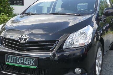 Toyota Verso 118.400 km 7.990 &euro; Dresden 01237
