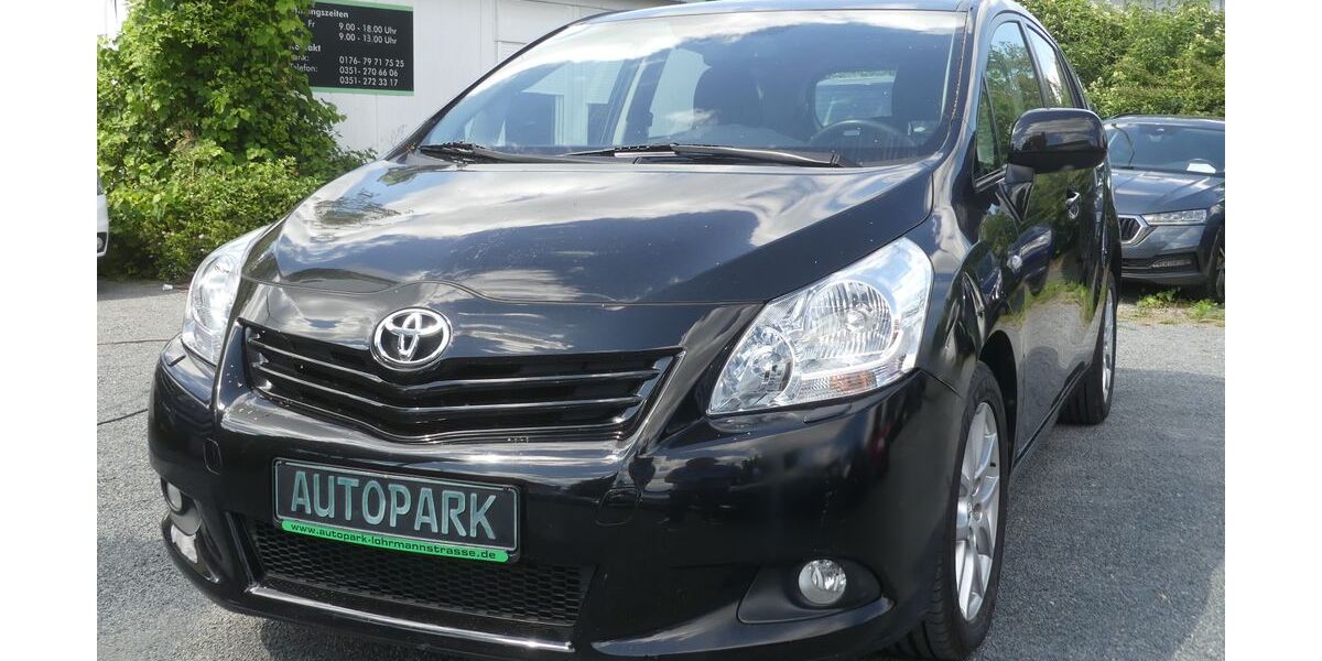 Toyota Verso 118.400 km 7.990 &euro; Dresden 01237