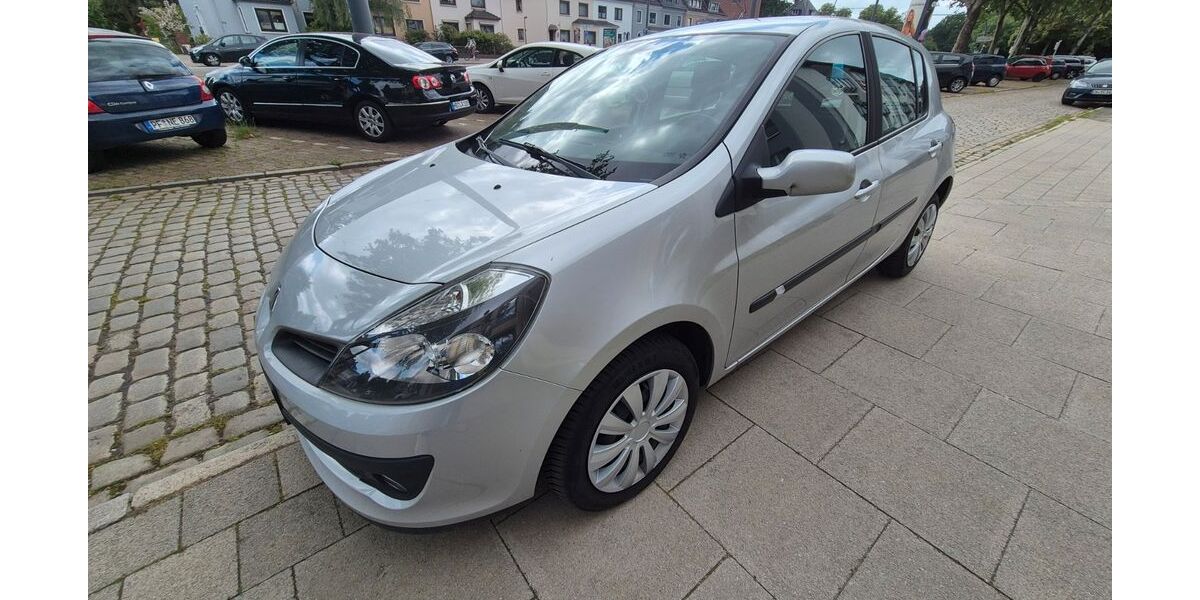 Renault Clio 108.000 km 2.500 &euro; Bremen 28217