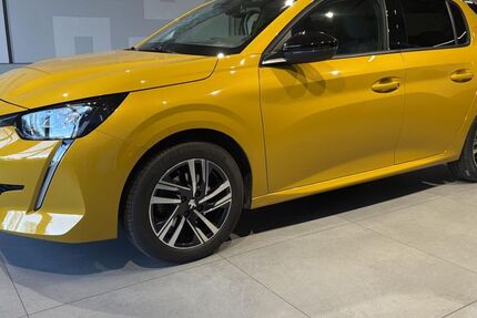 Peugeot 208 15.250 km 17.985 &euro; Augsburg 86179