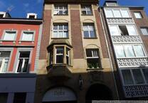 Aachen-City: Sehr gut geschnittene 4 Zi-Whng. im Zentrum, mit Einbauküche; WG geeignet