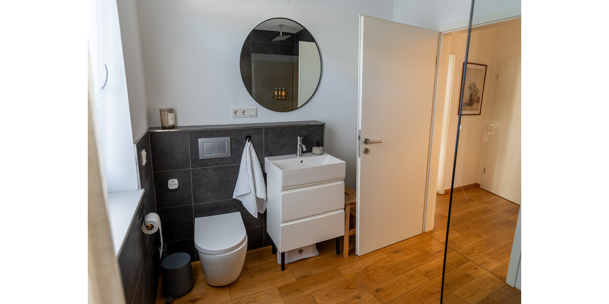 Hochwertige Doppelhaushälfte mit Garten, Garage & Einbauküche 7 zimmer