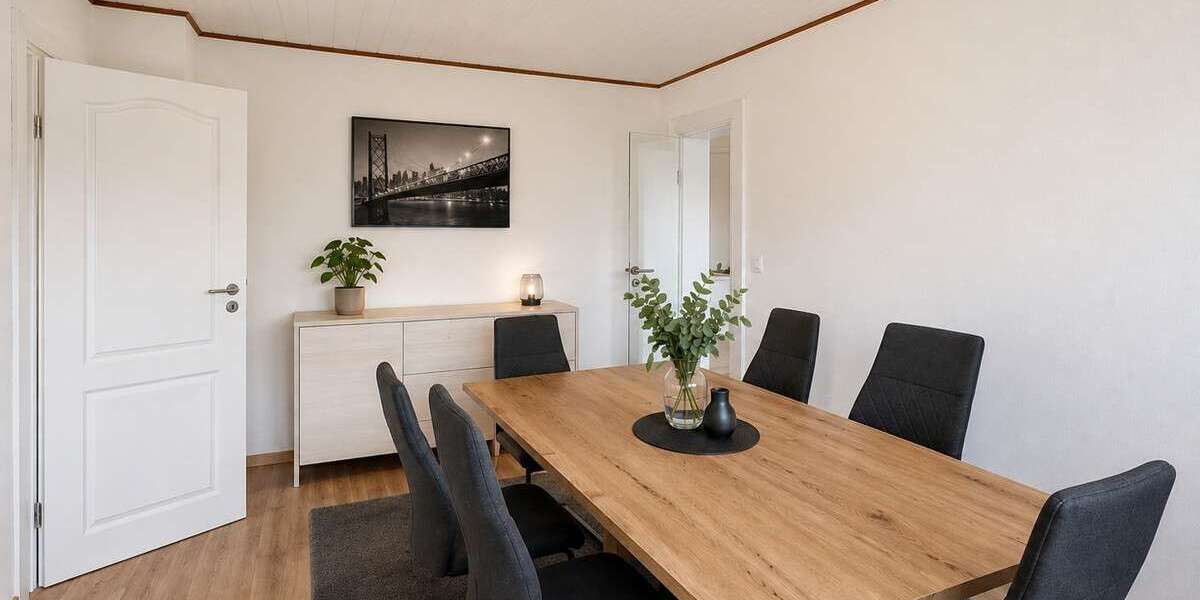 Großzügiges Zweifamilienhaus mit Einliegerwohnung und neuer Heizung - Mehrfamilienhaus, Wohnhaus Hüllhorst | Angebot:27254380