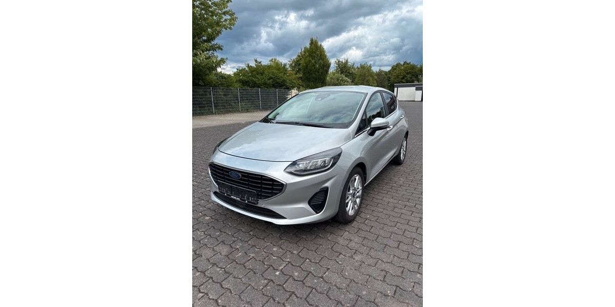 Ford Fiesta 18.153 km 17.990 € Urmitz 56220