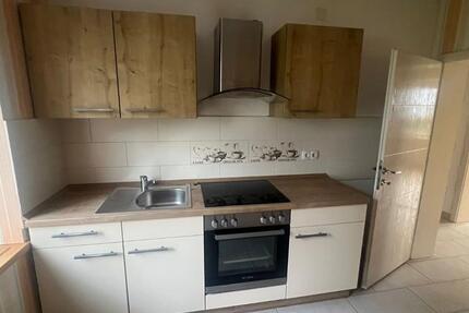 2 Zimmer, KDB, Kellerraum, KM 440 Euro zimmer