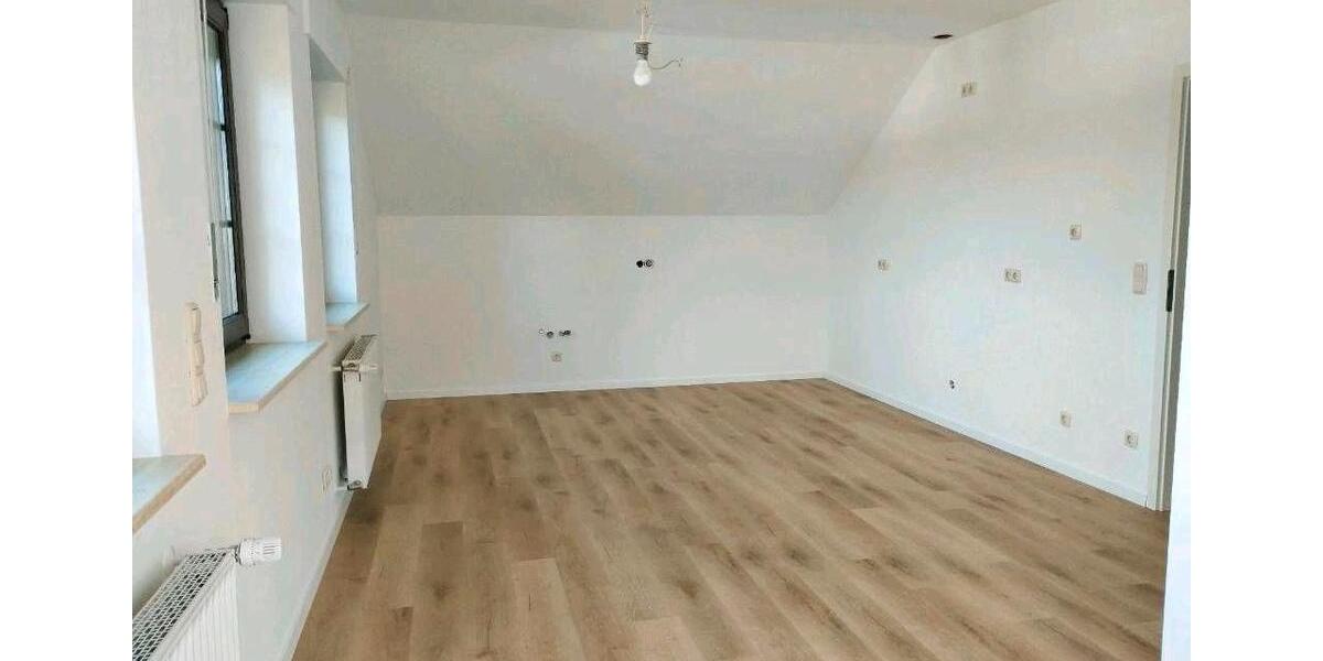Dachgeschoßwohnung Kall - 4 Zimmer, 98 m&sup2;, 1.050&euro; | Angebot:26149284