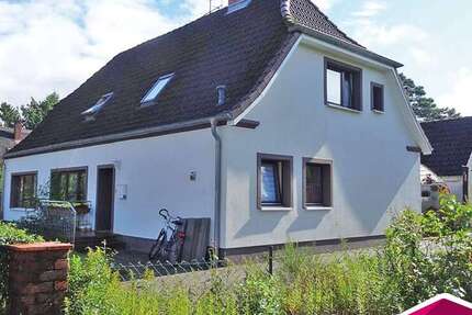 Haus zum Kaufen in Wahlstedt 449.000 € 253 m² 9 zimmer
