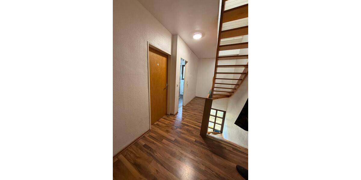 Reihenhaus Frankfurt am Main Rödelheim - 6 Zimmer, 180 m&sup2;, 3.800&euro; | Angebot:25335169