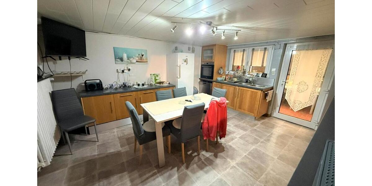 Einfamilienhaus Heusweiler - 8 Zimmer, 200 m&sup2;, 265.000&euro; | Angebot:26956394