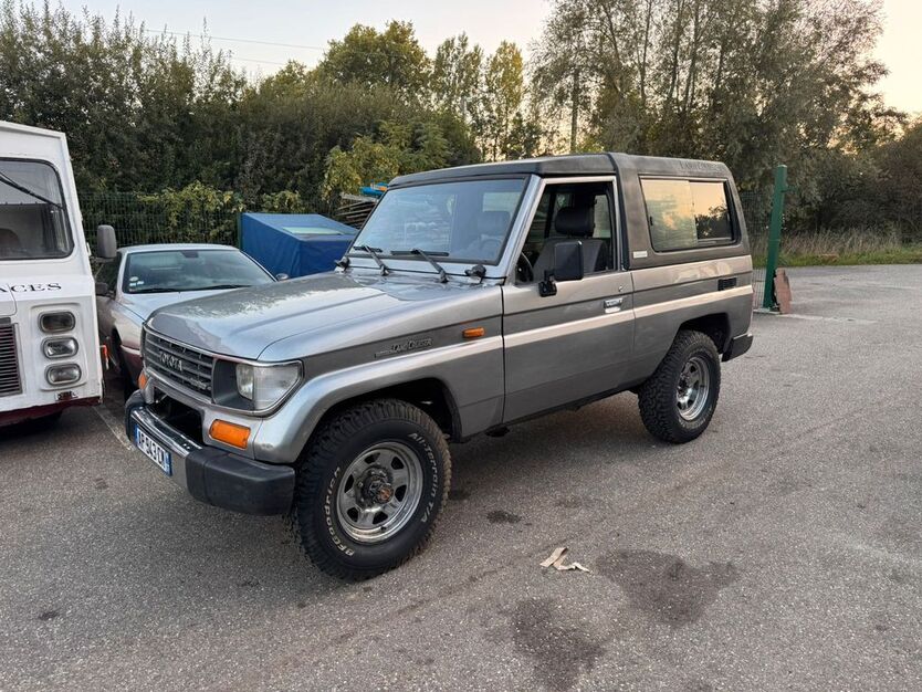 Toyota Land Cruiser 303.000 km 14.500 € Willstätt 77731