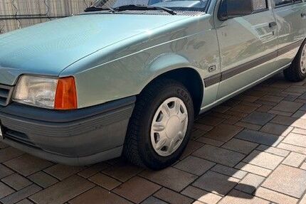 Opel Kadett 81.000 km 4.450 &euro; Egelsbach 63329