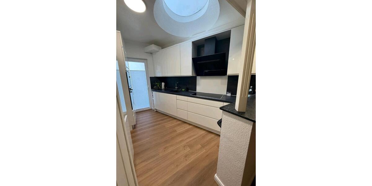 Großzügige Erdgeschosswohnung mit Garten + Stellplätzen OT Enzen 5 zimmer