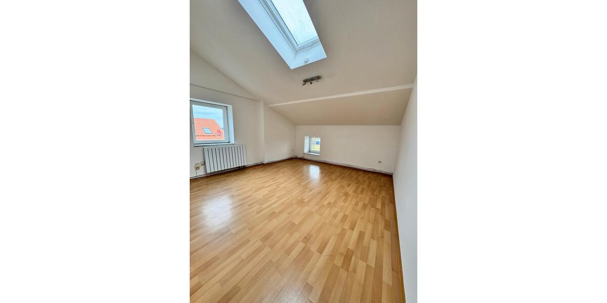 Dachgeschoßwohnung Erding - 4 Zimmer, 142 m&sup2;, 1.400&euro; | Angebot:26026745