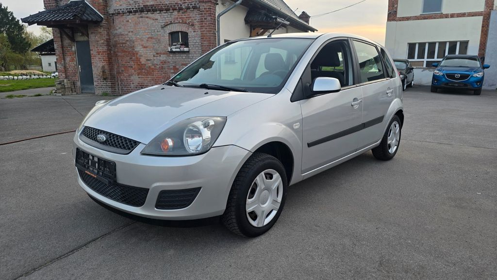 Ford Fiesta 156.000 km 700 &euro; Breddin 16845
