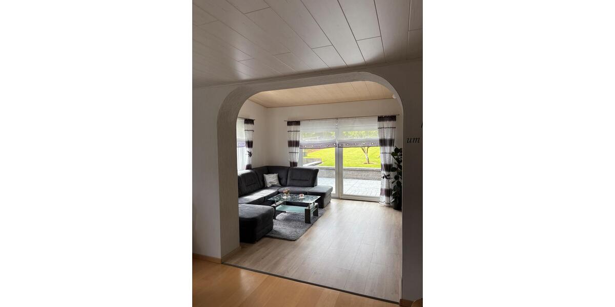 Einfamilienhaus Frankenberg (Eder) - 6 Zimmer, 140 m&sup2;, 375.000&euro; | Angebot:26835339