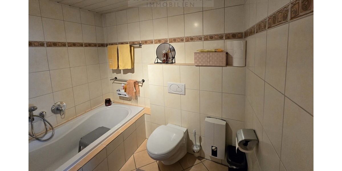 2-3 Familienhaus in Schmelz Zentrum - Zweifamilienhaus Schmelz / Bettingen Bettingen | Angebot:27010288