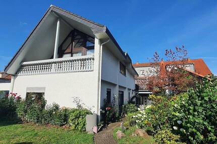 Zwei Häuser - ein Ensemble voller Möglichkeiten: Wohnen, Arbeiten, Vermieten... 7 zimmer