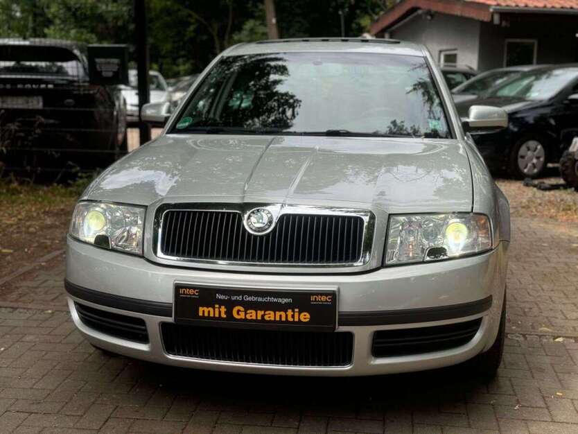 Skoda Superb 87.000 km 6.499 € Berlin 12347