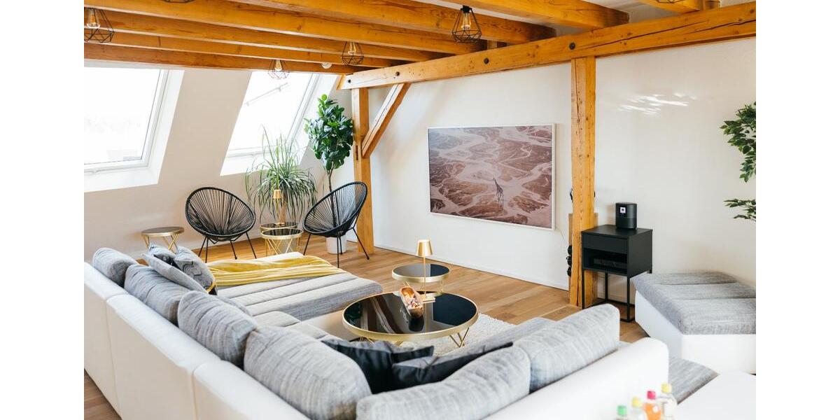 Möbliertes Penthouse mit Dachterrasse in der Altstadt 4 zimmer