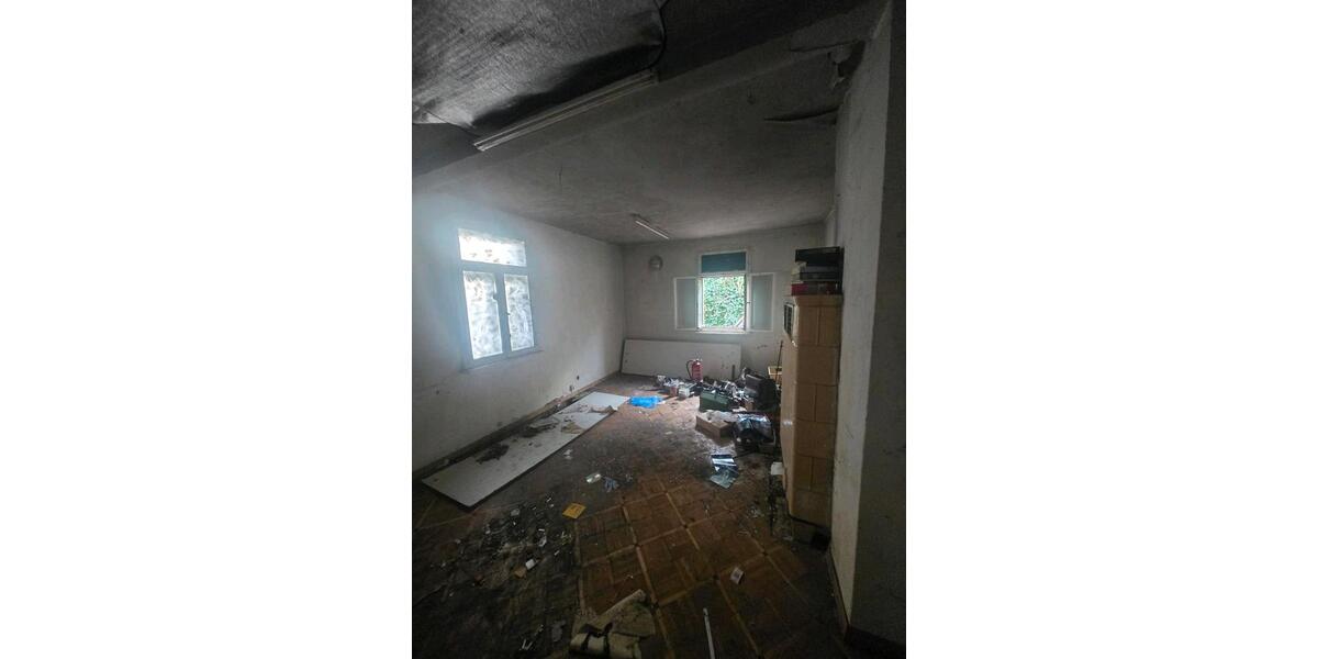 Einfamilienhaus Netzschkau - 5 Zimmer, 100 m&sup2;, 39.600&euro; | Angebot:27122742