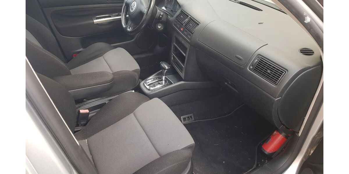 VW Golf 270.000 km 1.250 &euro; Mechern 66663