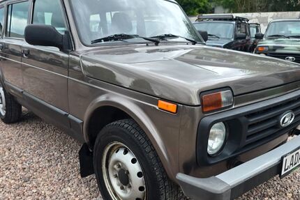 Lada Taiga 99.000 km 8.800 &euro; Waltershausen 99880
