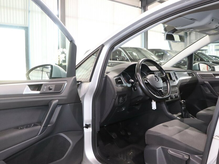 VW Golf Sportsvan 1.2 TSI / 2-ZONEN-KLIMAAUTOMATIK 120.000 km 8.777 € Hamm 59077